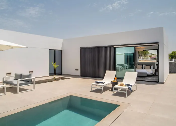 Vila Avasarala By Buenavilla *