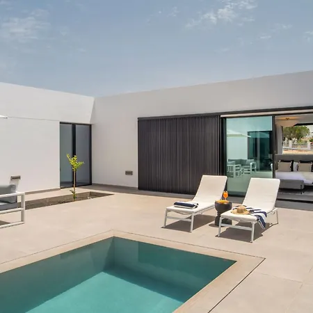 فيلة Avasarala By Buenavilla *