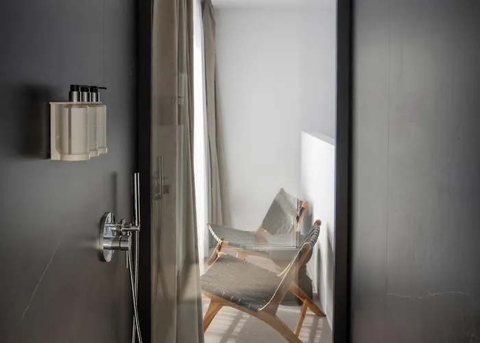 Avasarala By Buenavilla *