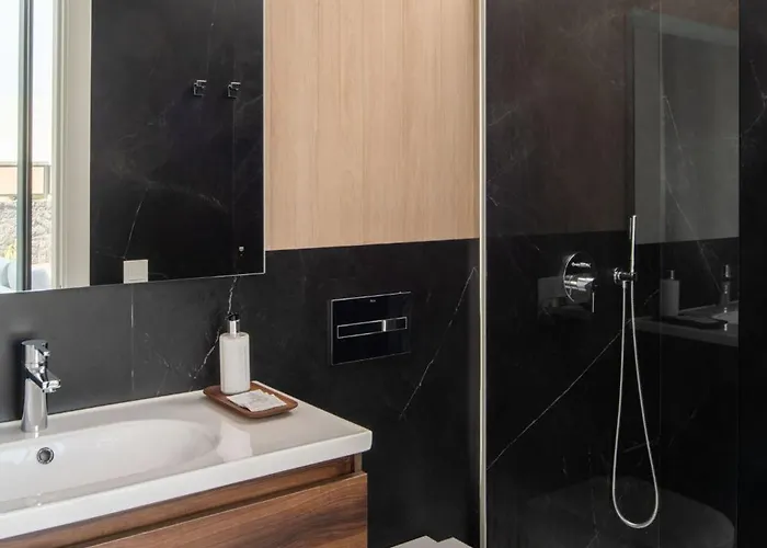 Avasarala By Buenavilla *